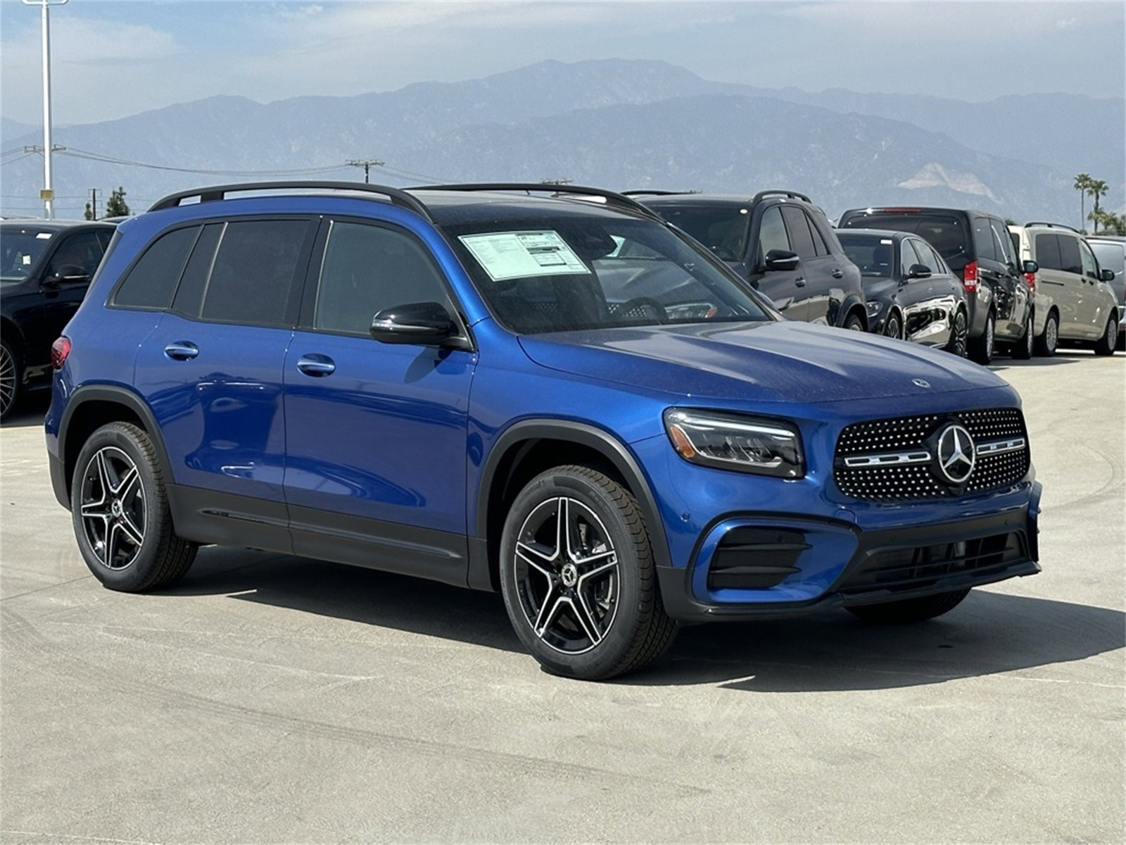 Used 2024 Mercedes-Benz GLB 250 image 2