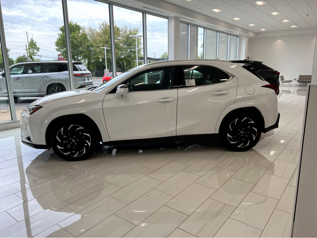 New 2026 Lexus UX 300h AWD image 4