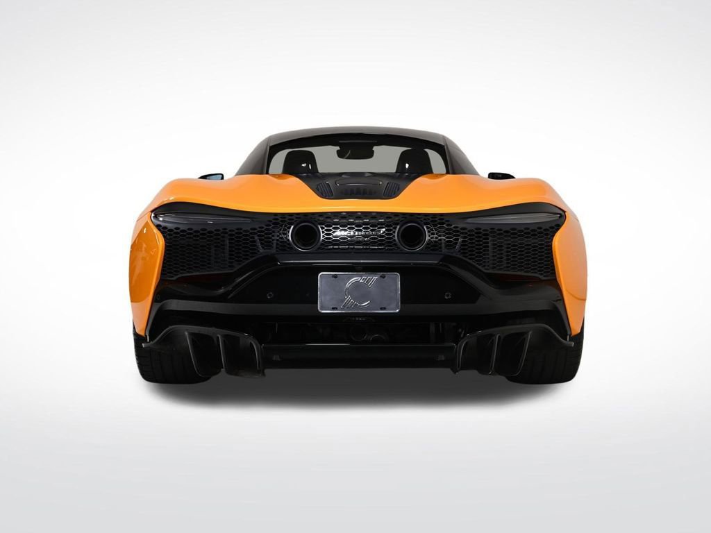 Used 2025 McLaren Artura image 4
