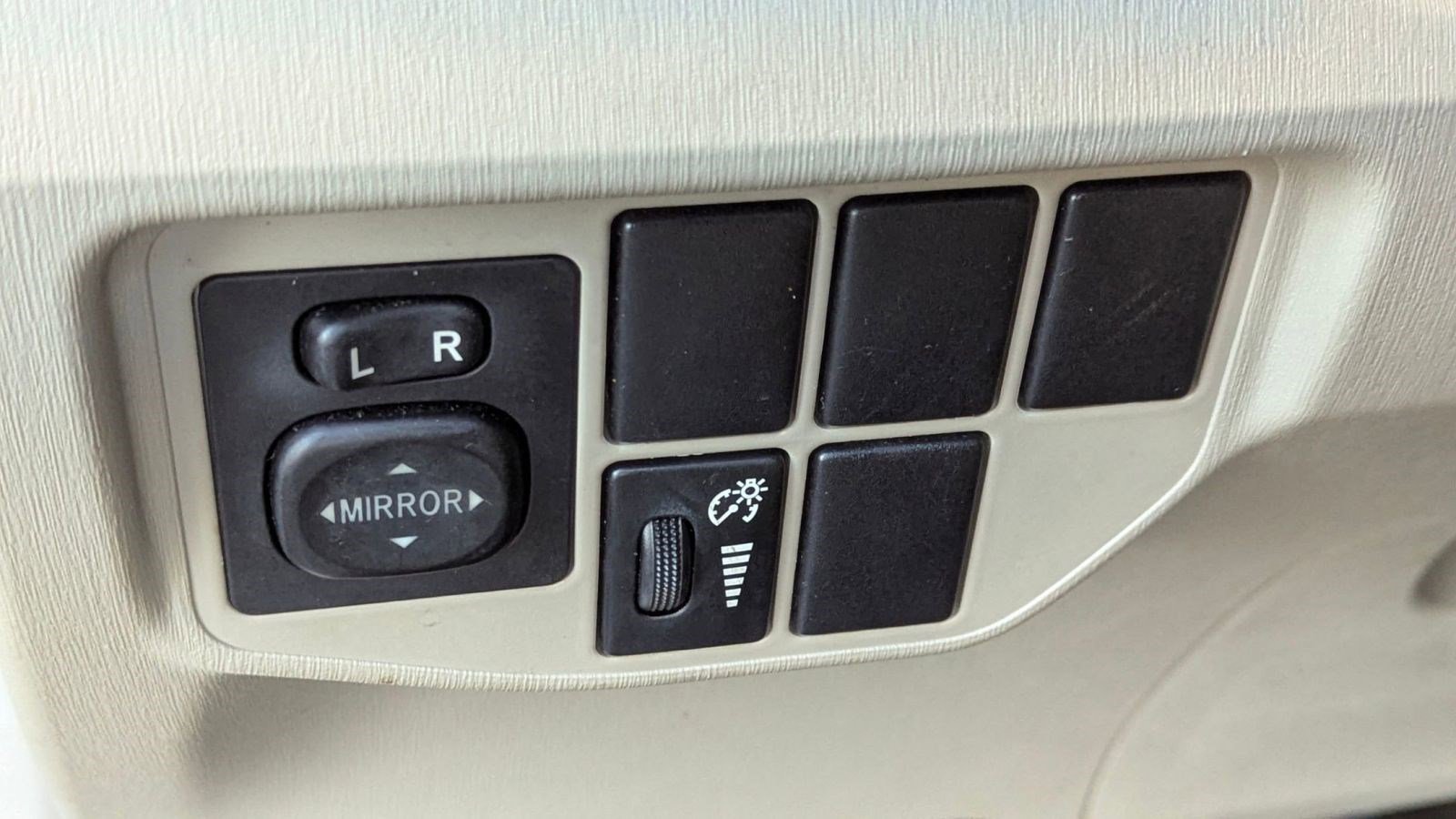 Used 2012 Toyota Prius Two image 19