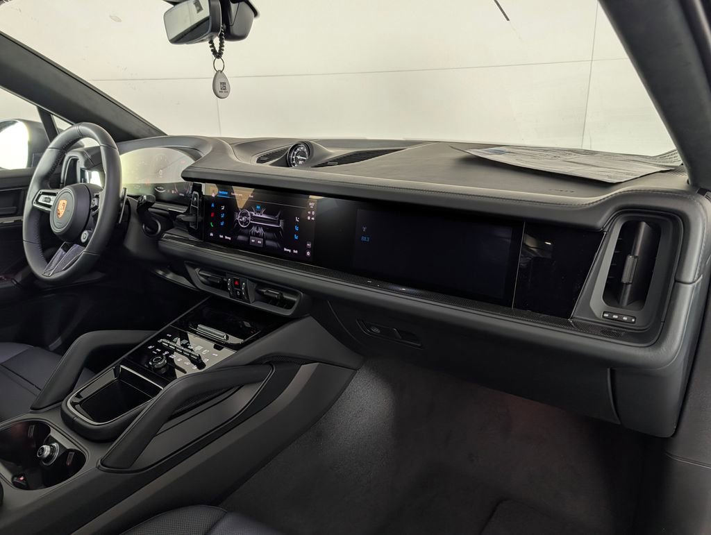 New 2026 Porsche Cayenne GTS image 19