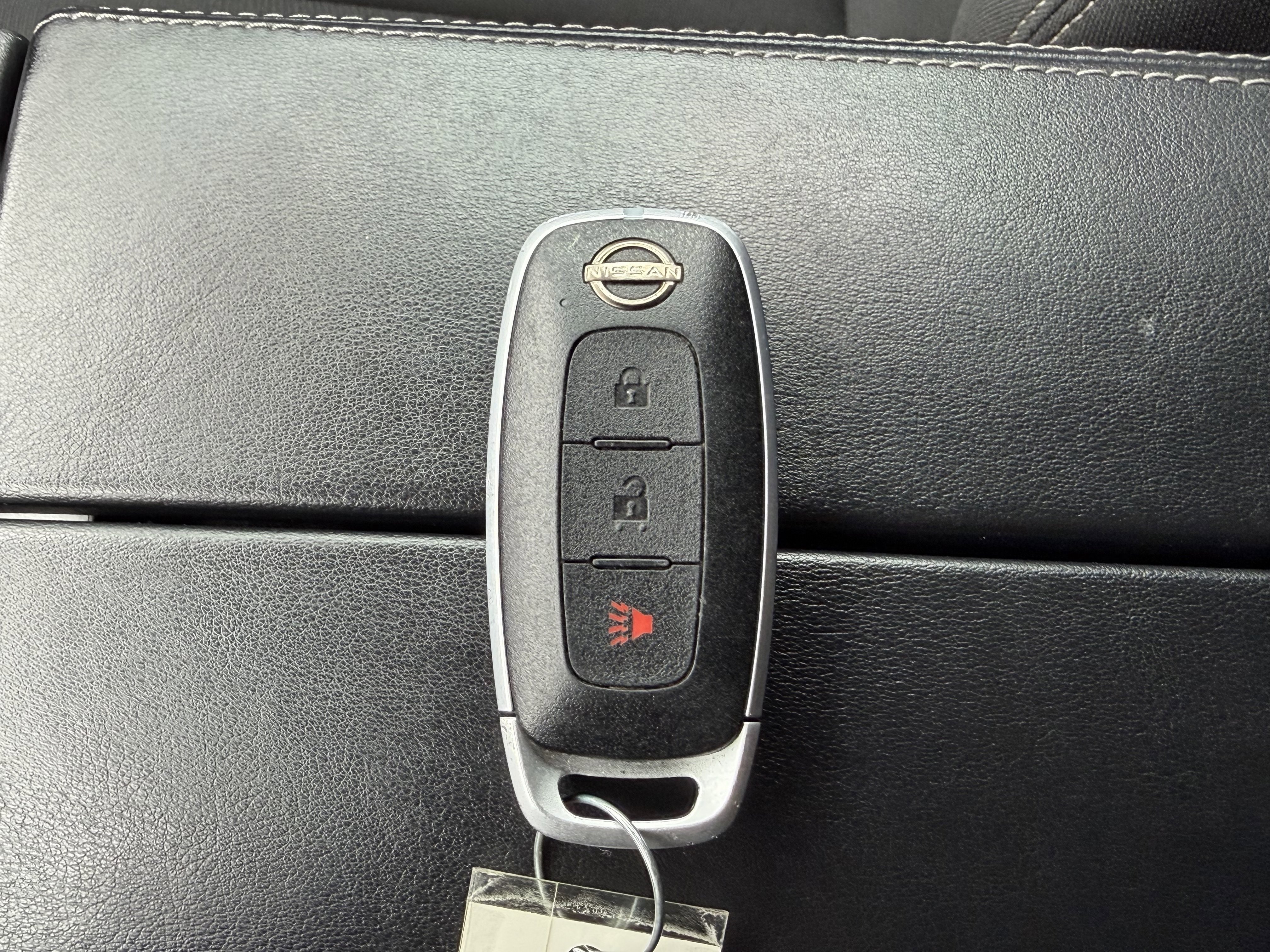 Used 2024 Nissan Rogue S AWD/4WD image 28