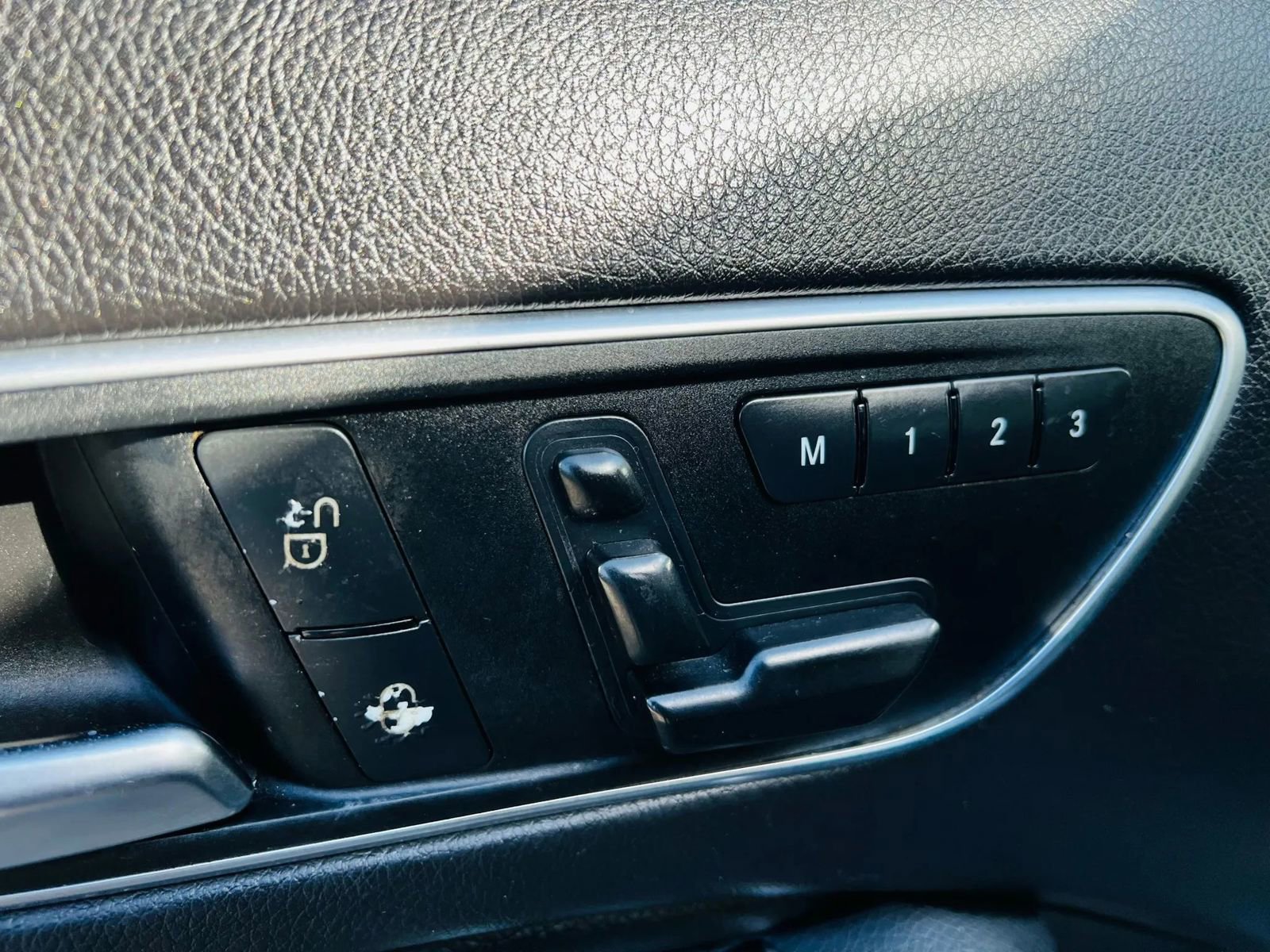 Used 2015 Mercedes-Benz GLA 250 GLA 250 Sport Utility 4D w/ Premium Package image 25