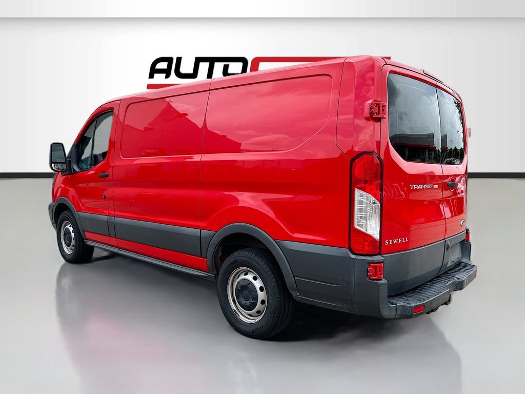 Used 2016 Ford Transit 150 130 Low Roof RWD image 5