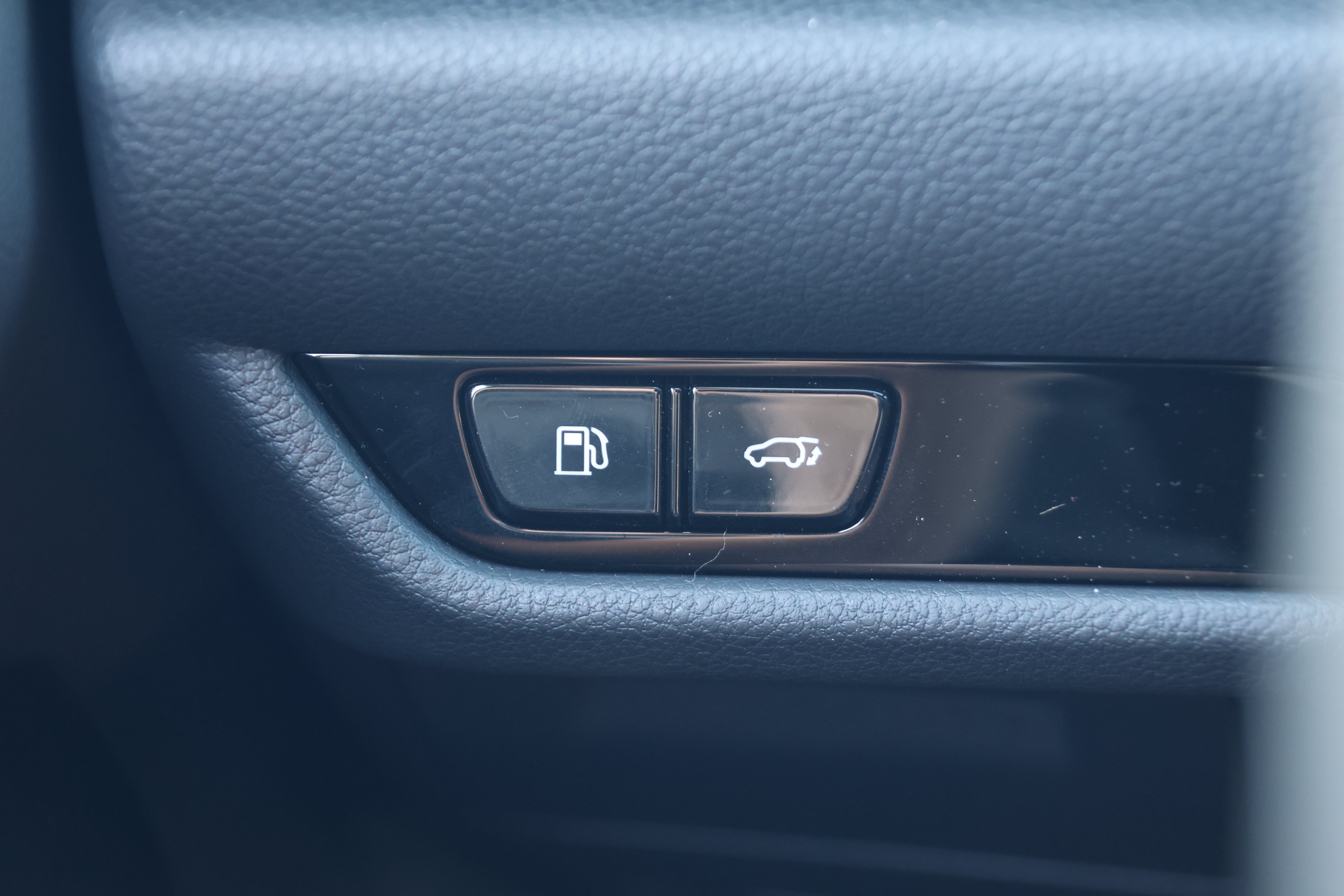 Used 2026 Lexus NX 450h+ AWD w/ Accessory Package (K3) image 16