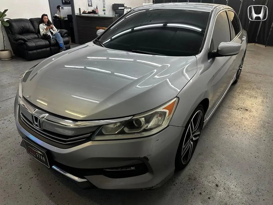 Used 2017 Honda Accord Sport image 3