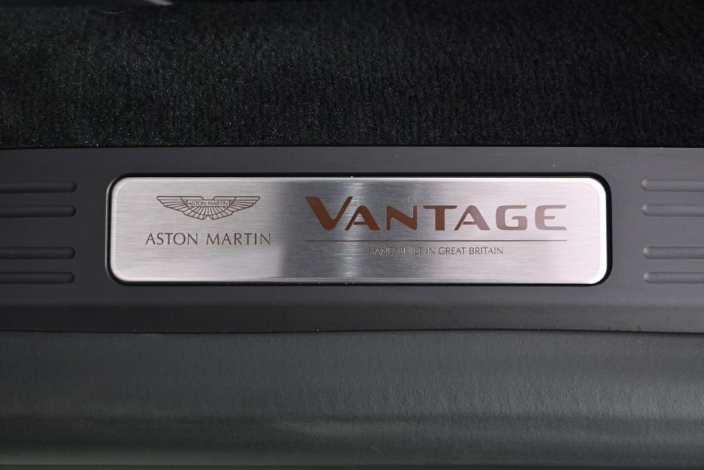 Used 2023 Aston Martin V8 Vantage Roadster RWD image 19