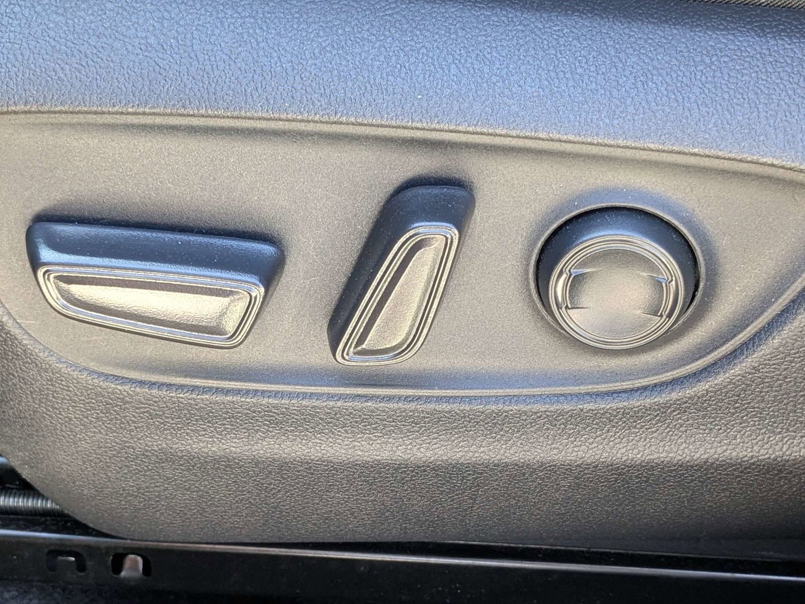 Used 2019 Toyota RAV4 XLE w/ Convenience Package image 20