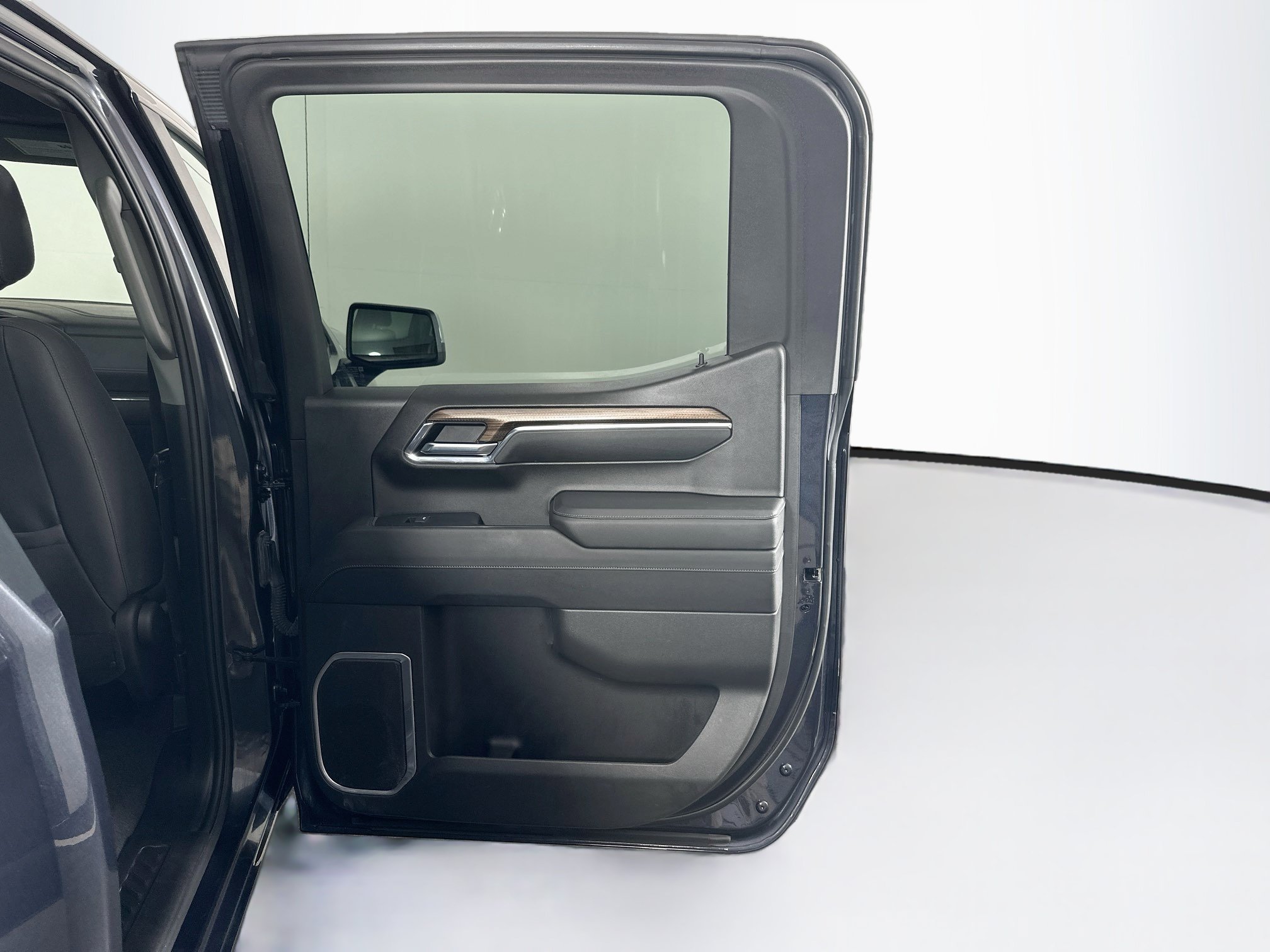 Used 2024 Chevrolet Silverado 1500 LT AWD/4WD image 30