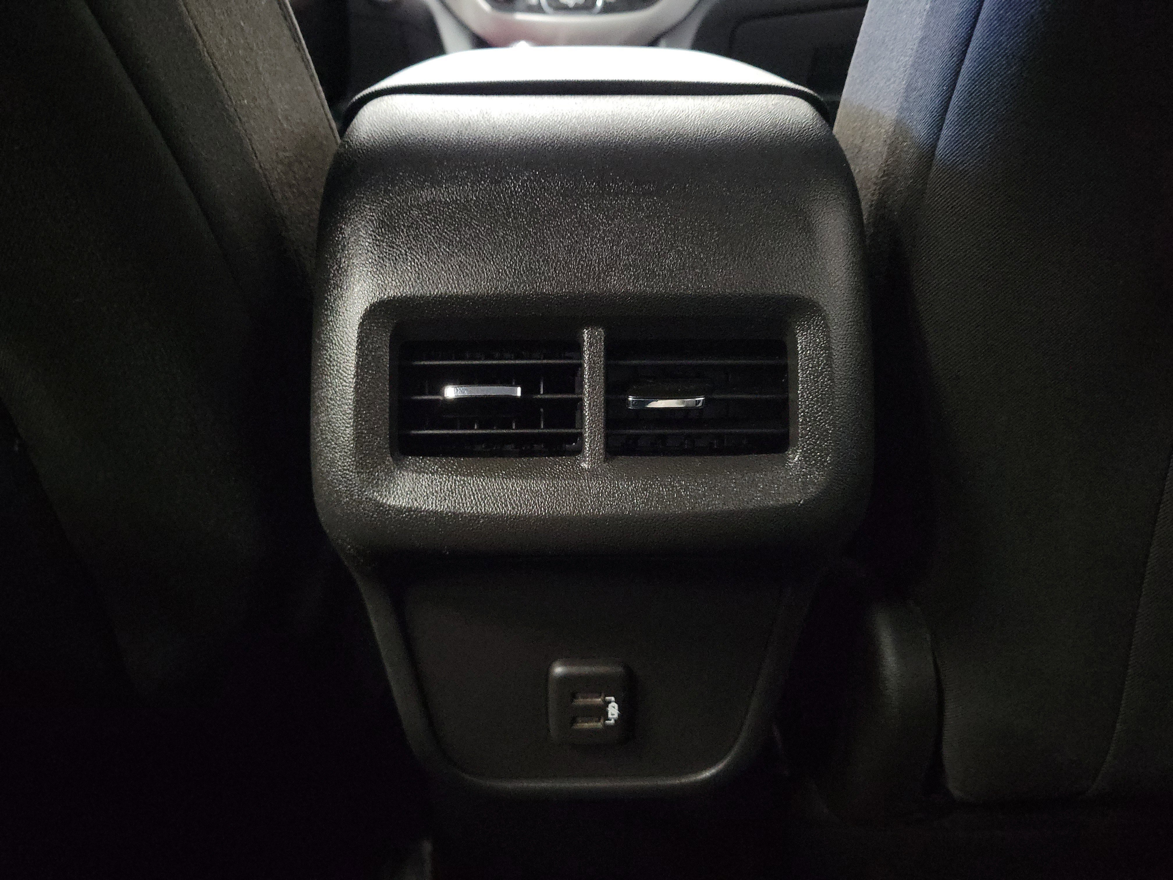 Used 2021 Chevrolet Equinox LS w/ LS Convenience Package image 11