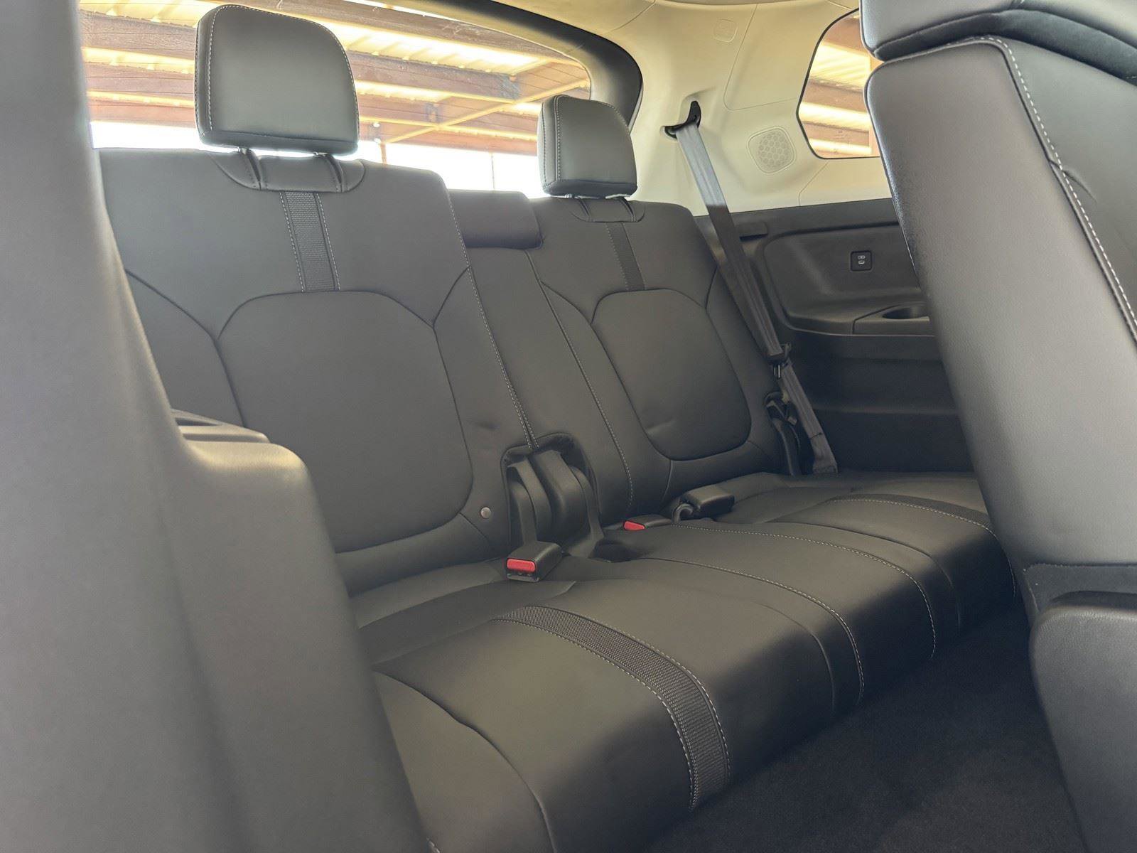 Used 2025 Honda Pilot Touring image 37