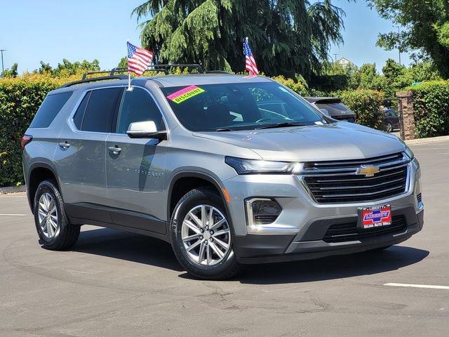 Used 2023 Chevrolet Traverse LT w/ LPO, Cargo Package AWD/4WD image 2