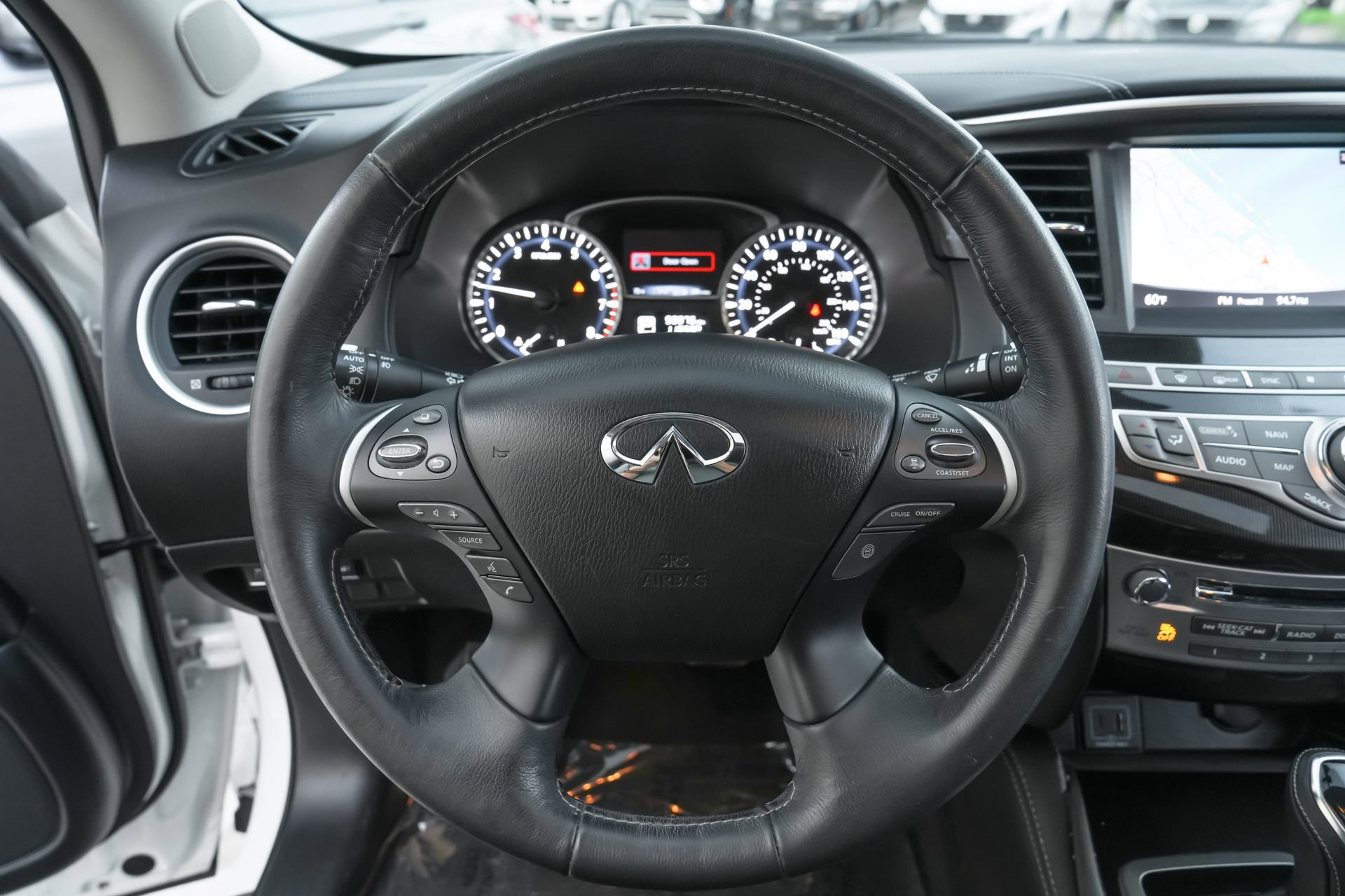Used 2019 INFINITI QX60 Luxe w/ Essential Package image 7
