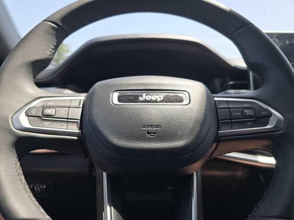 Used 2024 Jeep Compass Latitude AWD/4WD image 24