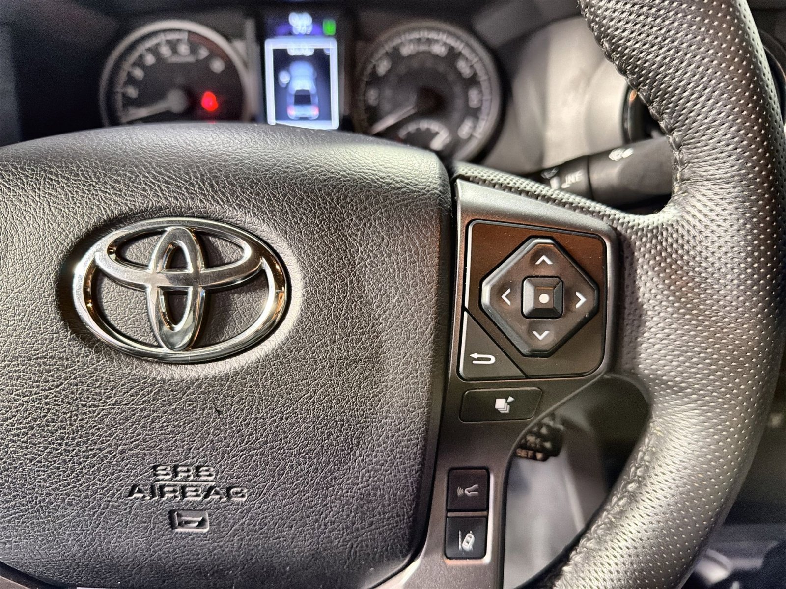 Used 2022 Toyota Tacoma TRD Off-Road AWD/4WD image 35