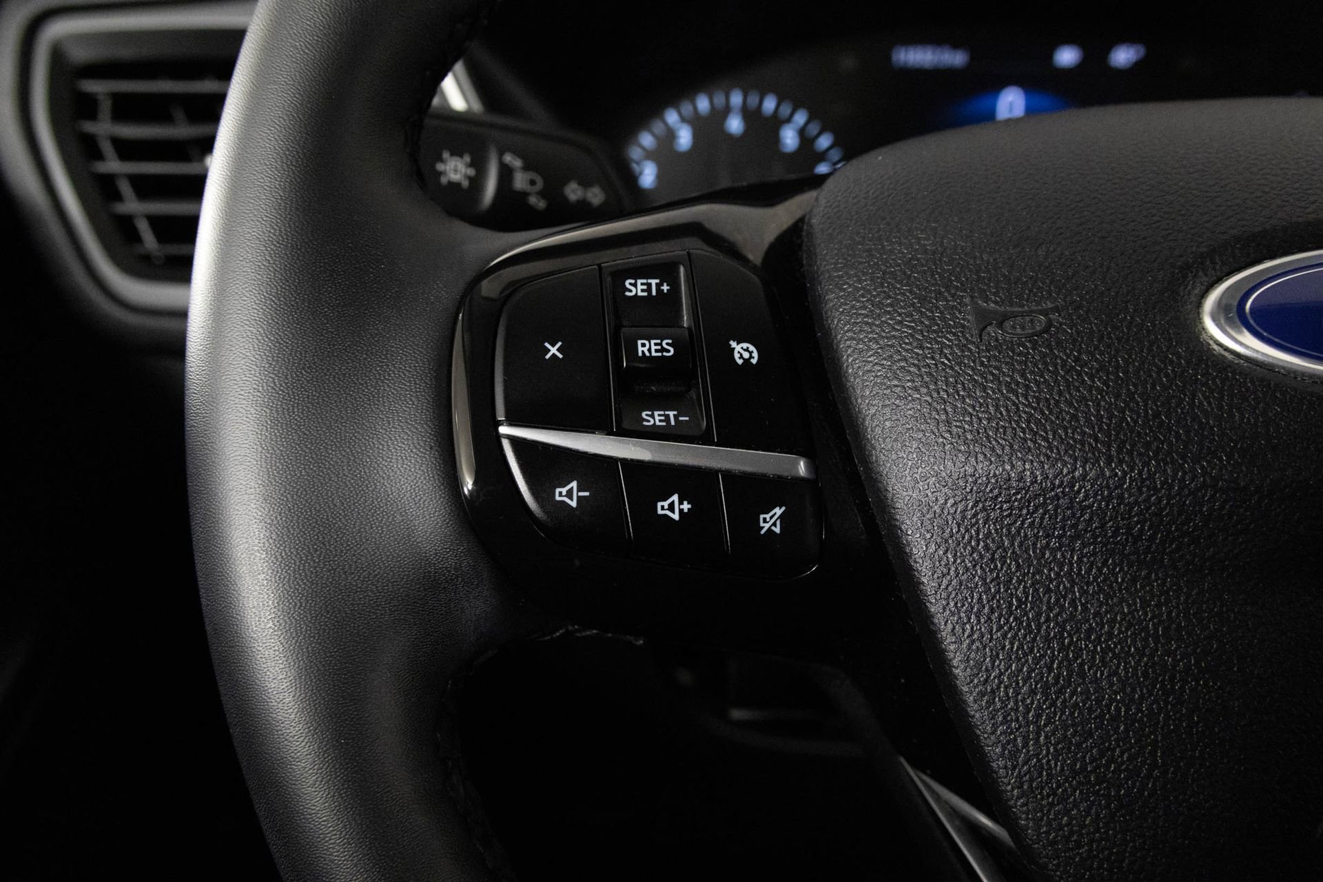 Used 2021 Ford Escape SE w/ Convenience Package image 30