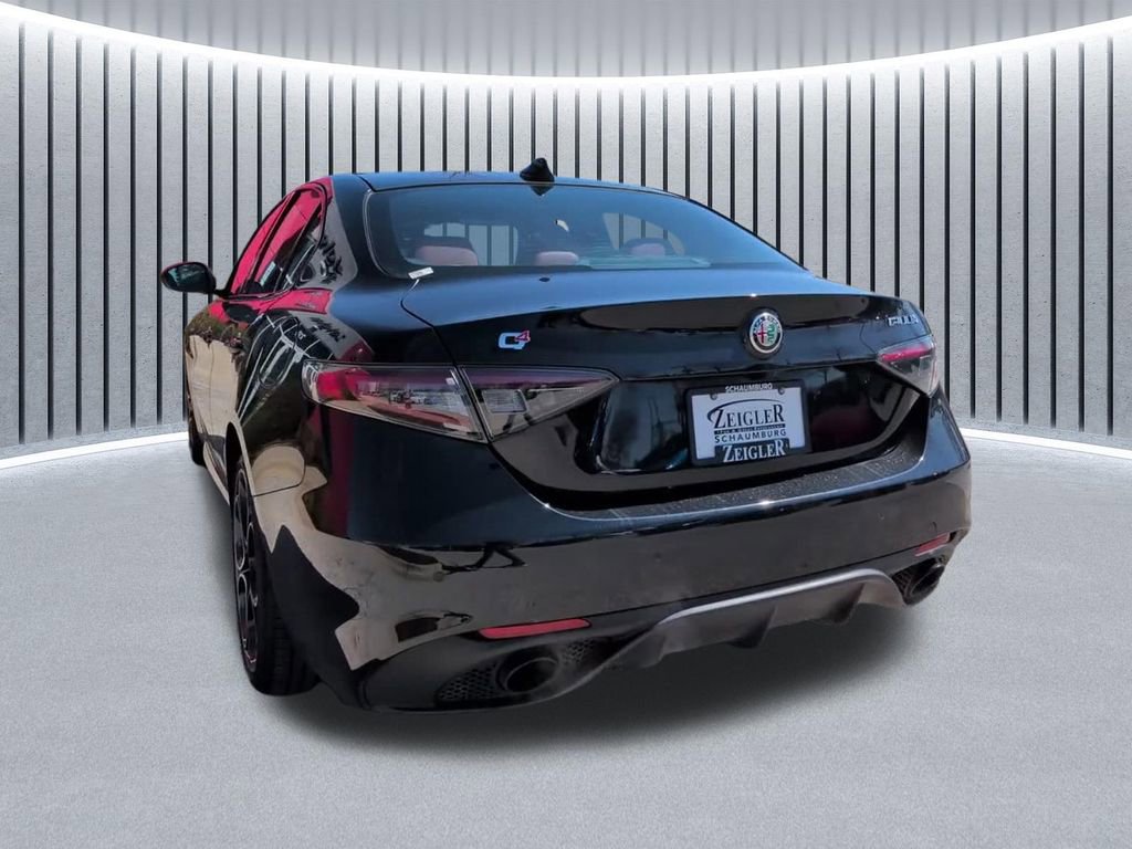 Used 2024 Alfa Romeo Giulia Veloce AWD/4WD image 11