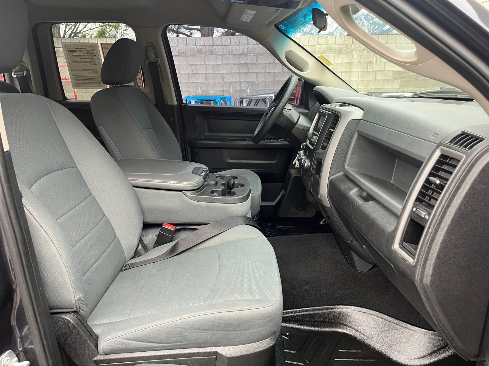 Used 2017 RAM 1500 Express image 26