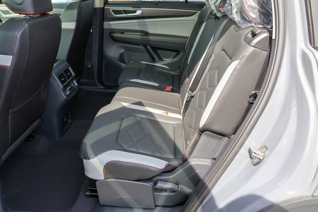 New 2025 Volkswagen Atlas Peak Edition SE image 35