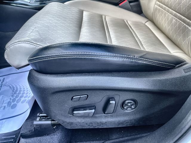 Used 2017 Kia Sorento SX image 16