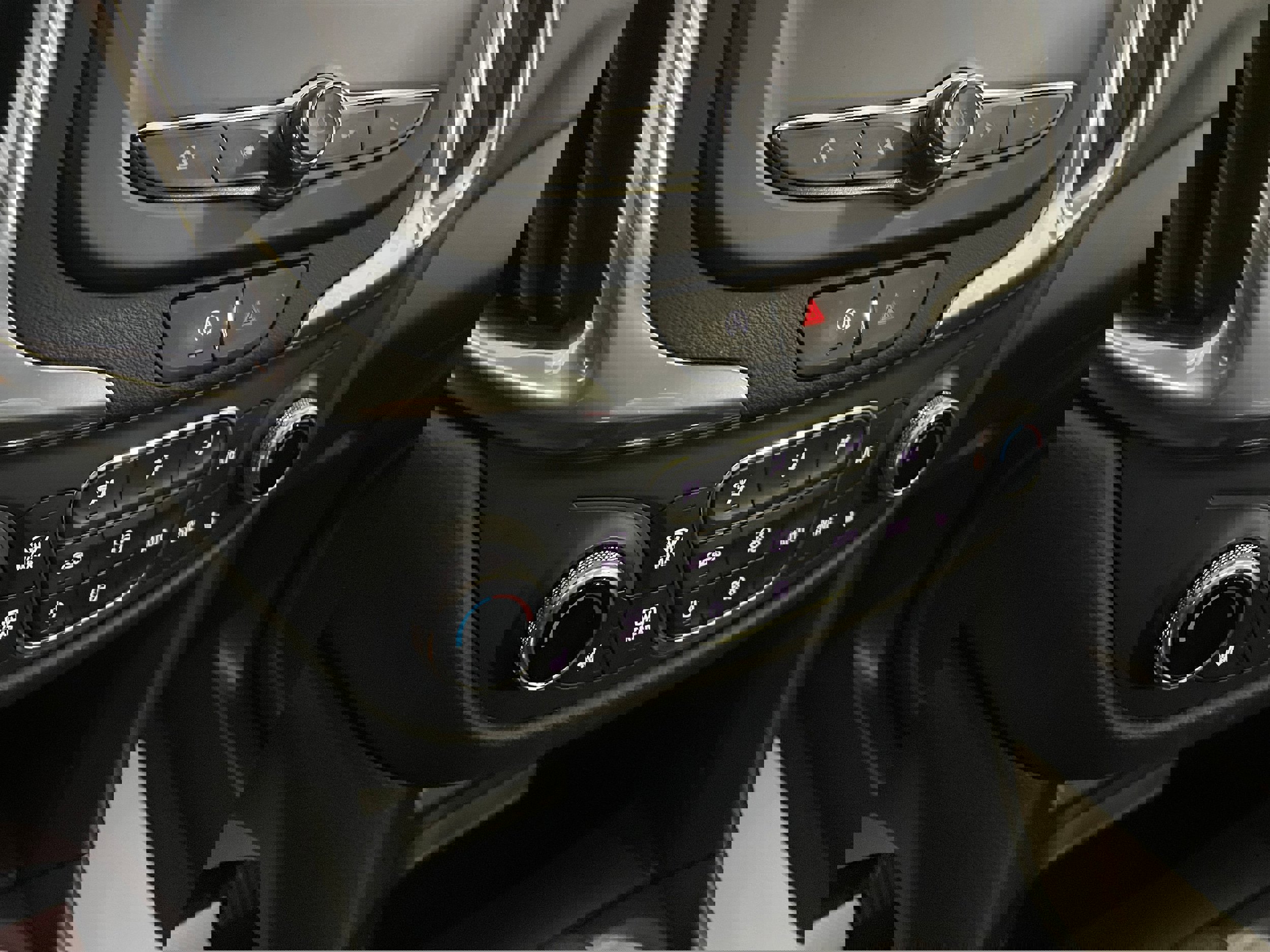 Used 2024 Chevrolet Equinox LT image 13