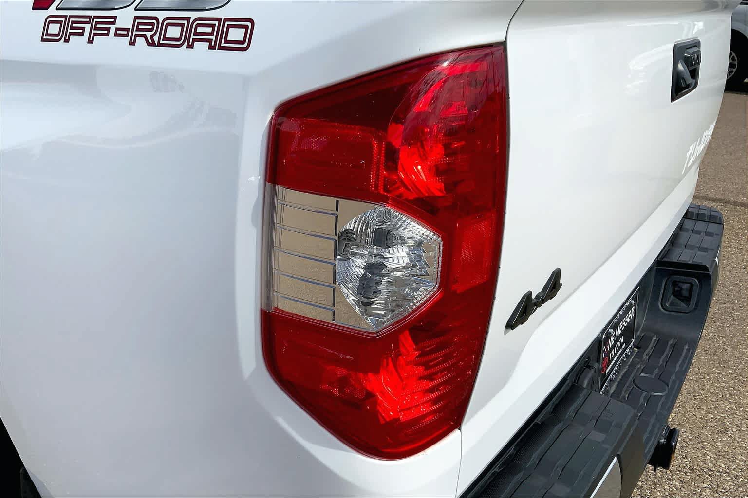 Used 2020 Toyota Tundra SR5 w/ SR5 Upgrade Package AWD/4WD image 28