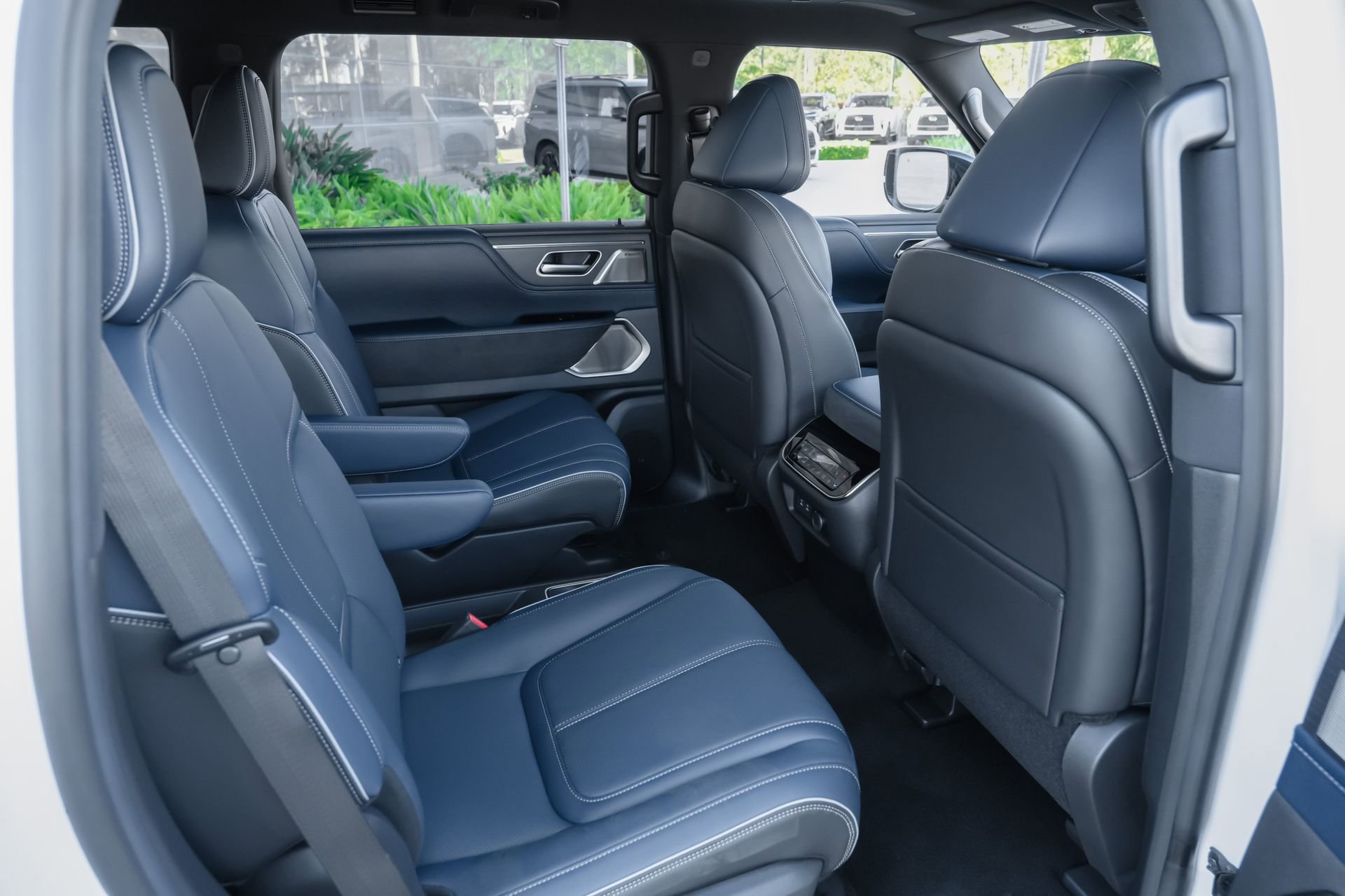 New 2026 INFINITI QX80 4WD w/ Sport Exterior Package image 29