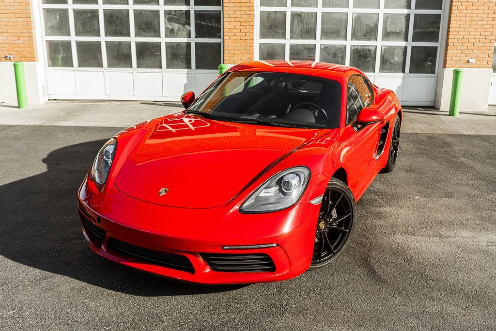 Used 2018 Porsche 718 Cayman image 2