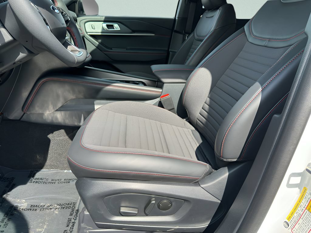 New 2026 Ford Explorer ST-Line w/ ST-Line Street Pack AWD/4WD image 18
