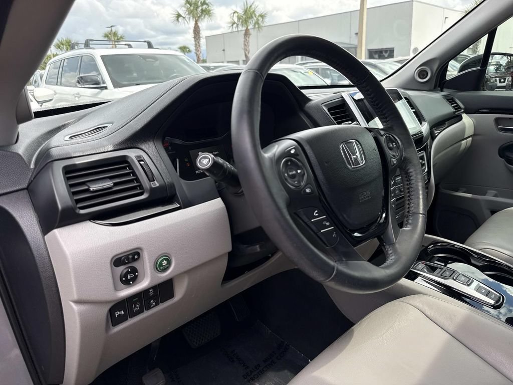 Used 2017 Honda Pilot Touring image 22