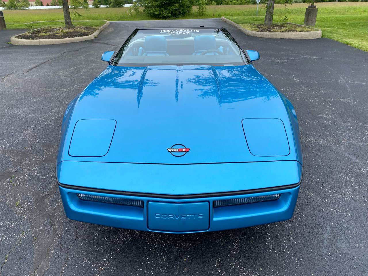 Used 1989 Chevrolet Corvette Convertible RWD image 3