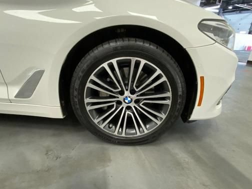 Used 2017 BMW 540i xDrive AWD/4WD image 16