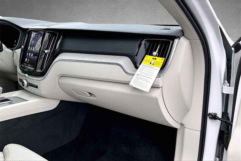 Used 2023 Volvo XC60 B5 Ultimate image 26