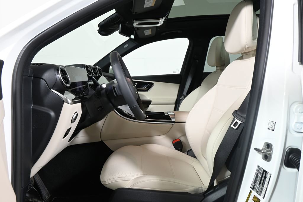 Certified 2026 Mercedes-Benz GLC 300 4MATIC image 3