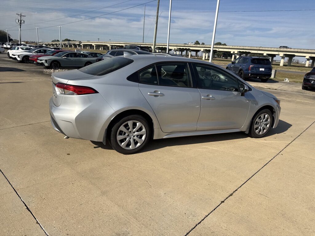 Used 2022 Toyota Corolla LE image 17