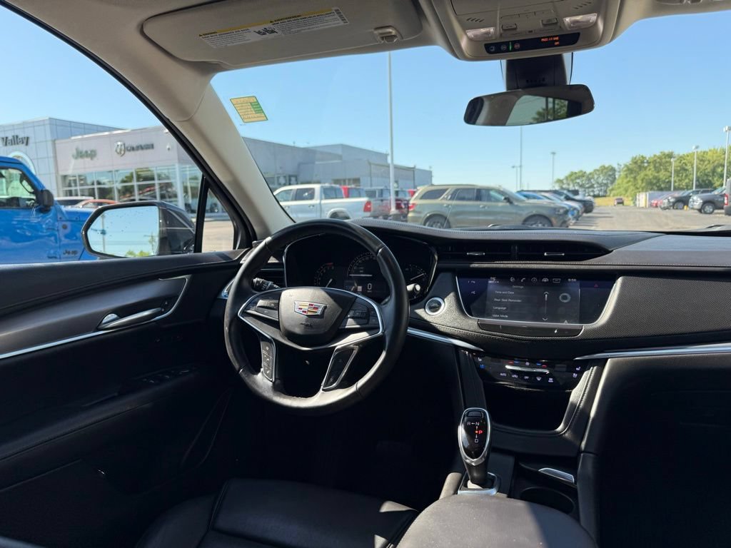 Used 2018 Cadillac XT5 Premium Luxury w/ Driver Assist Package AWD/4WD image 44