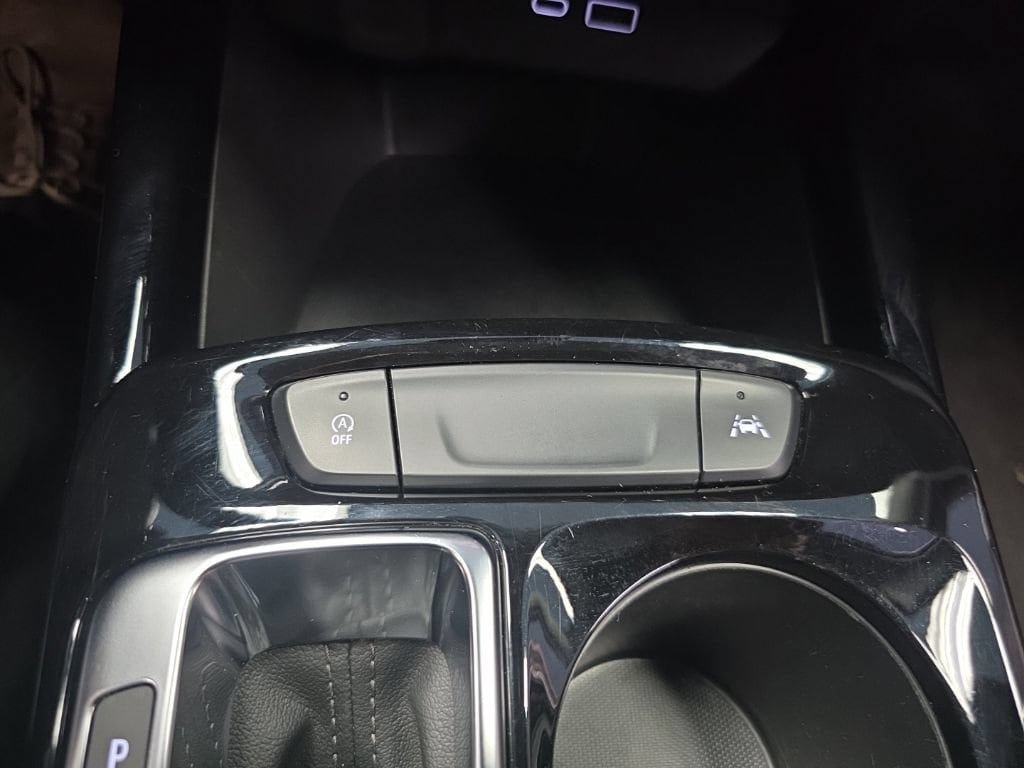 Certified 2024 Chevrolet Trax LT FWD image 21
