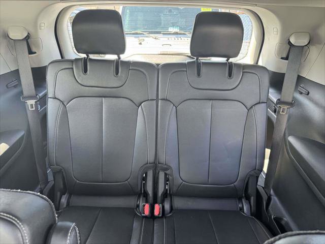 Certified 2023 Jeep Grand Cherokee L Limited AWD/4WD image 10