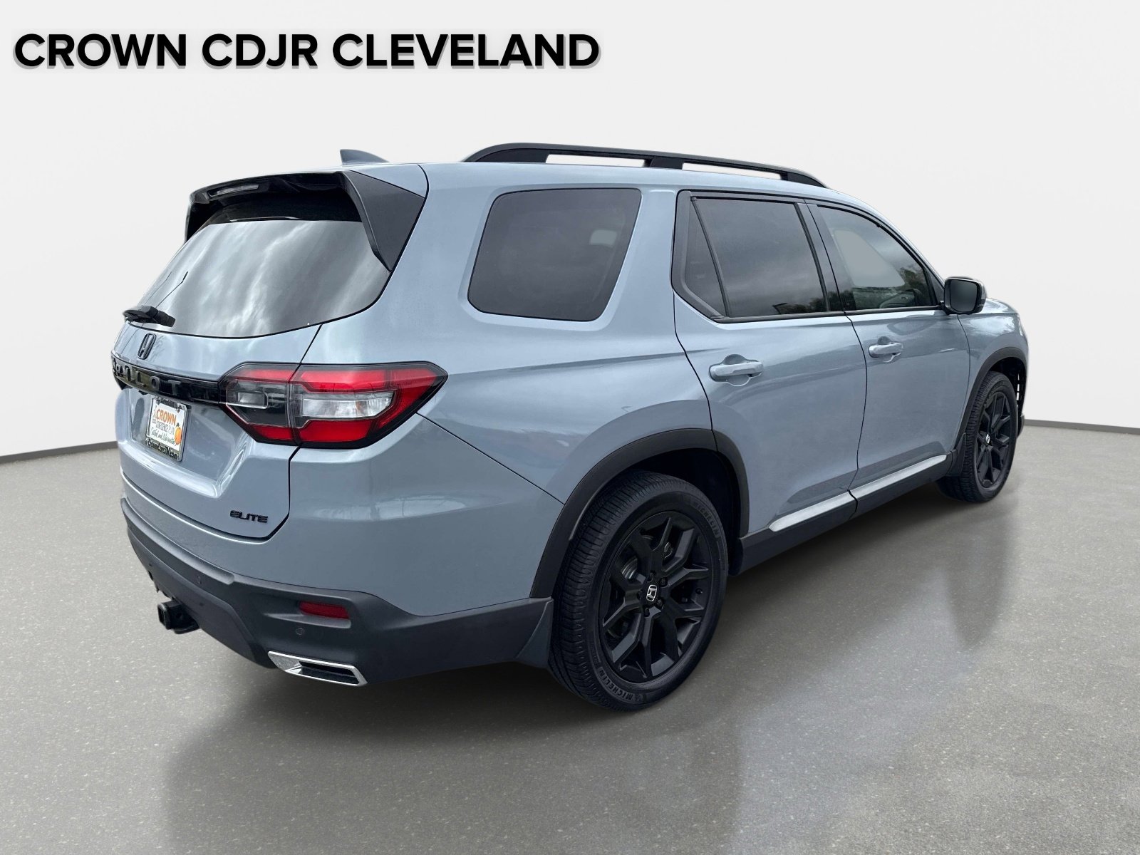 Used 2023 Honda Pilot Elite image 4