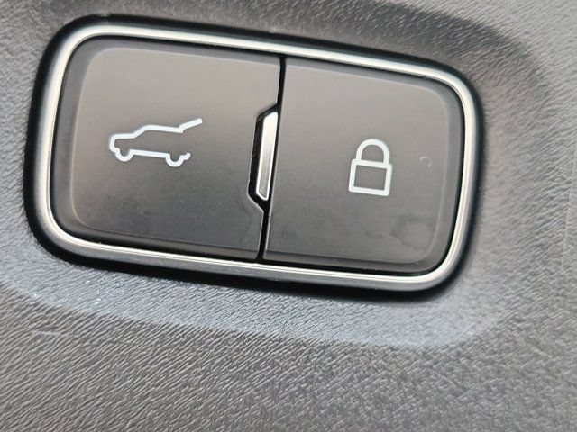 Certified 2025 Lincoln Navigator Reserve AWD/4WD image 8