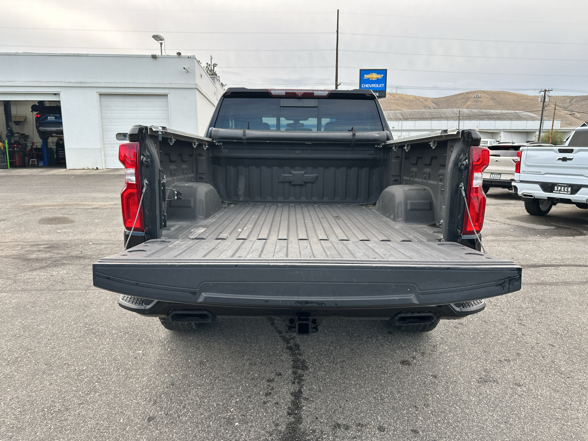 Used 2020 Chevrolet Silverado 1500 LT Trail Boss w/ Midnight Edition AWD/4WD image 14