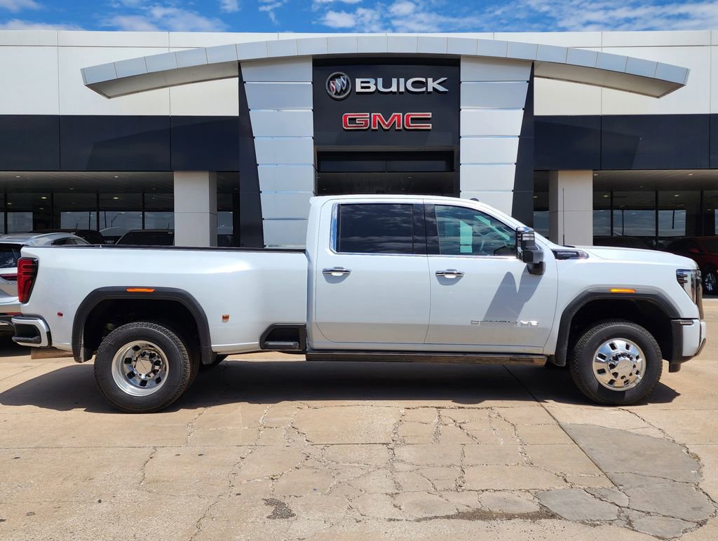 New 2026 GMC Sierra 3500 Denali Ultimate AWD/4WD image 2