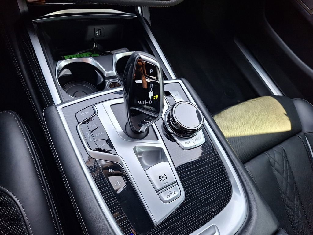 Used 2019 BMW 740i w/ Executive Package image 18
