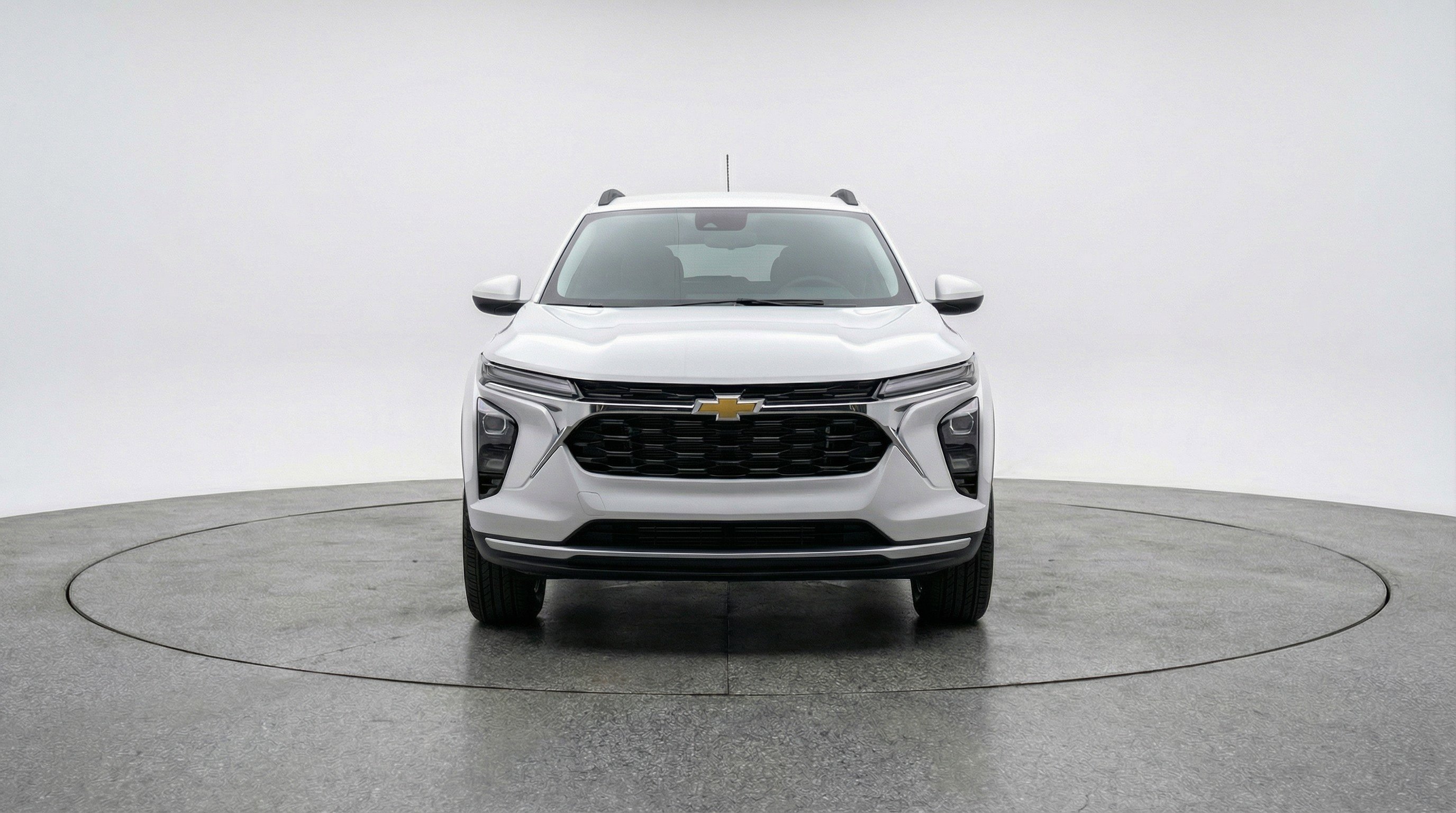 Used 2025 Chevrolet Trax LT w/ LT Convenience Package image 2
