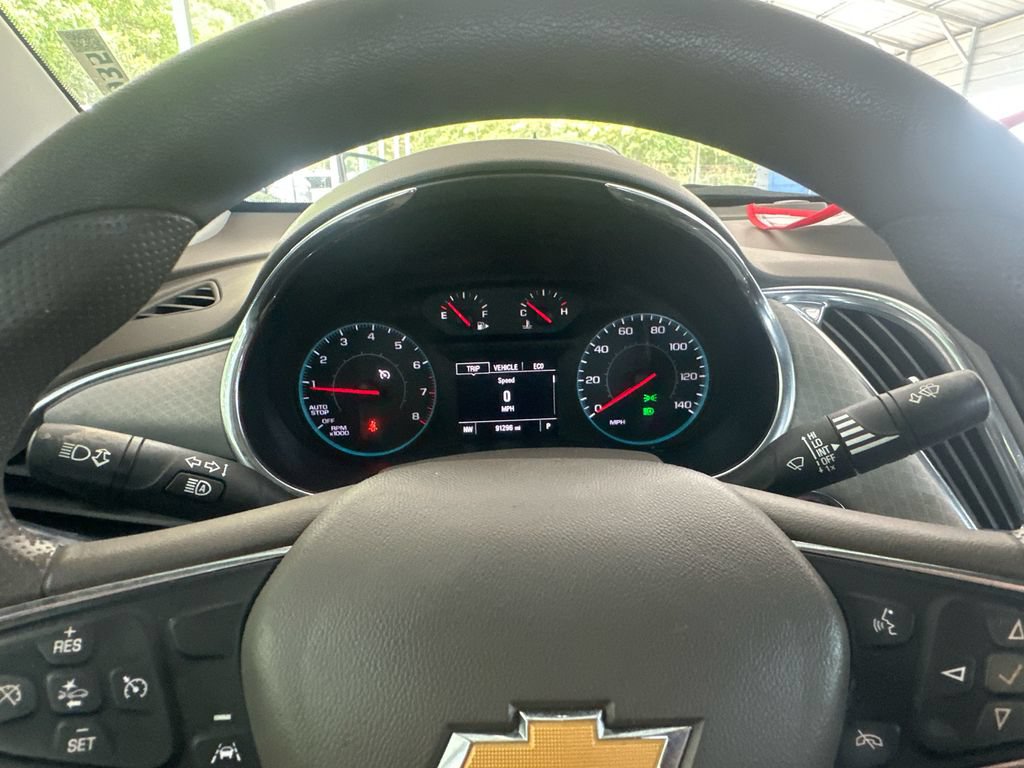 Used 2019 Chevrolet Malibu LT w/ Driver Confidence Package II FWD image 13