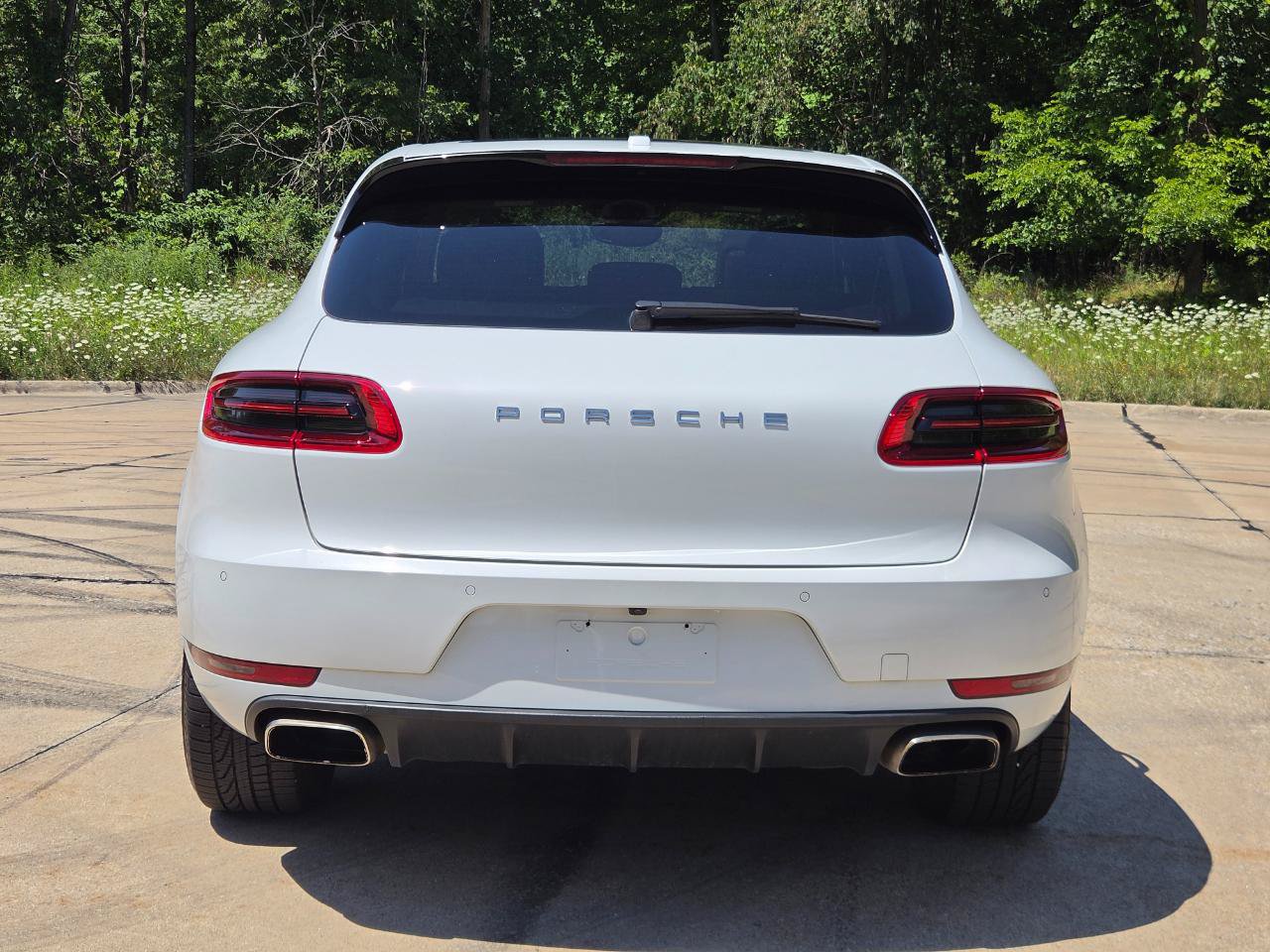 Used 2018 Porsche Macan w/ Premium Package Plus AWD/4WD image 4