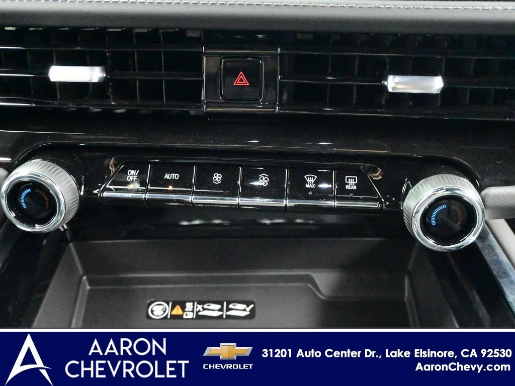 New 2026 Chevrolet Suburban LT w/ Comfort Package AWD/4WD image 25