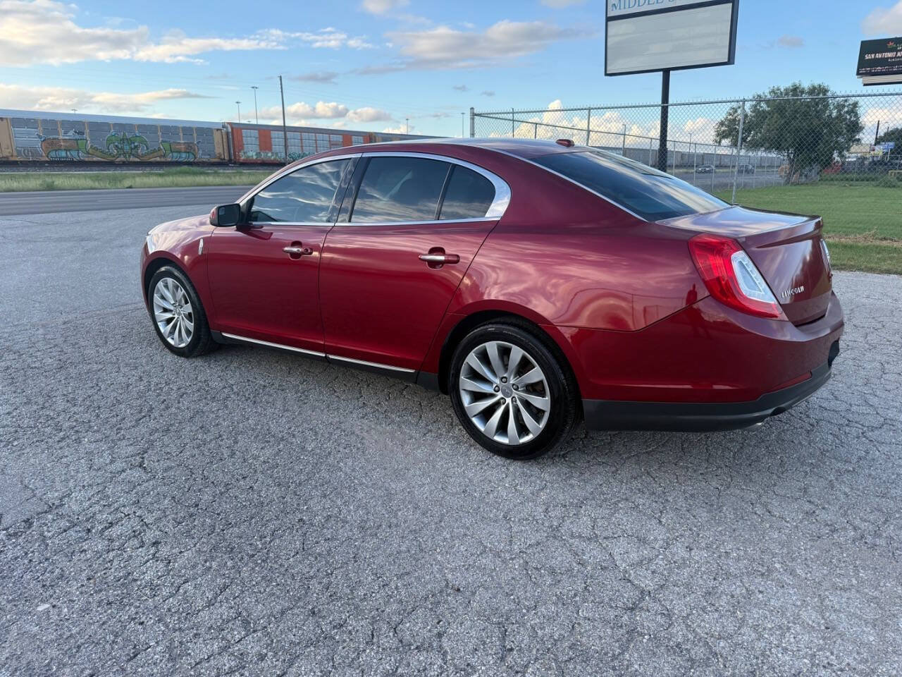 Used 2014 Lincoln MKS FWD image 6
