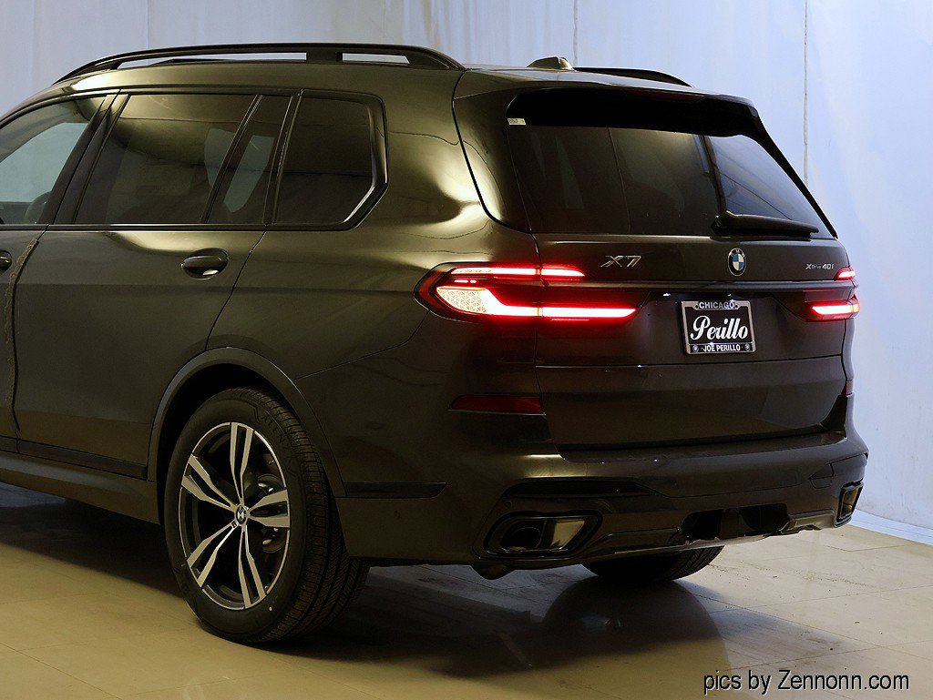 Used 2026 BMW X7 xDrive40i w/ M Sport Package image 8