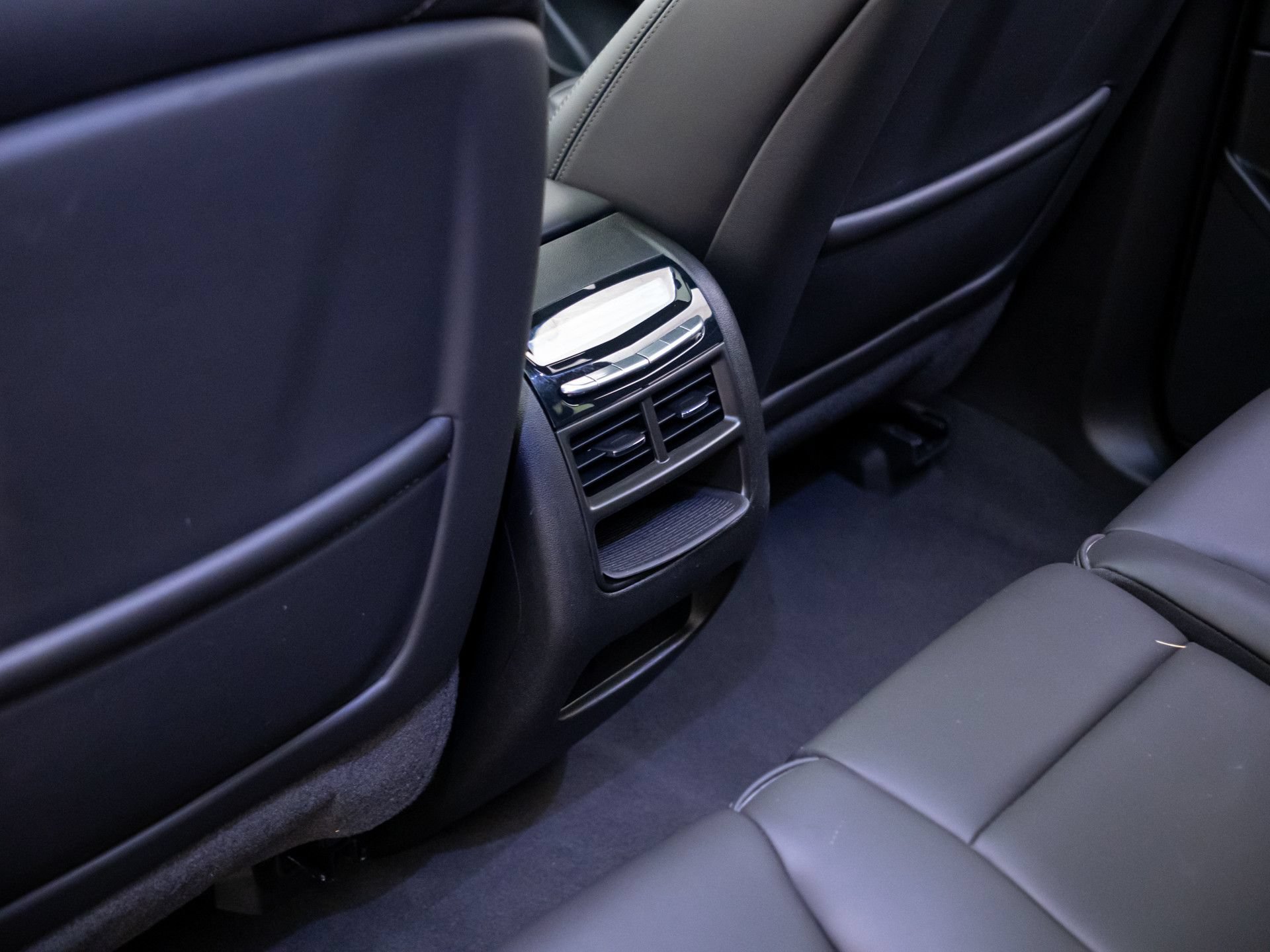 Certified 2024 Cadillac XT5 Sportv w/ Platinum Package AWD/4WD image 20
